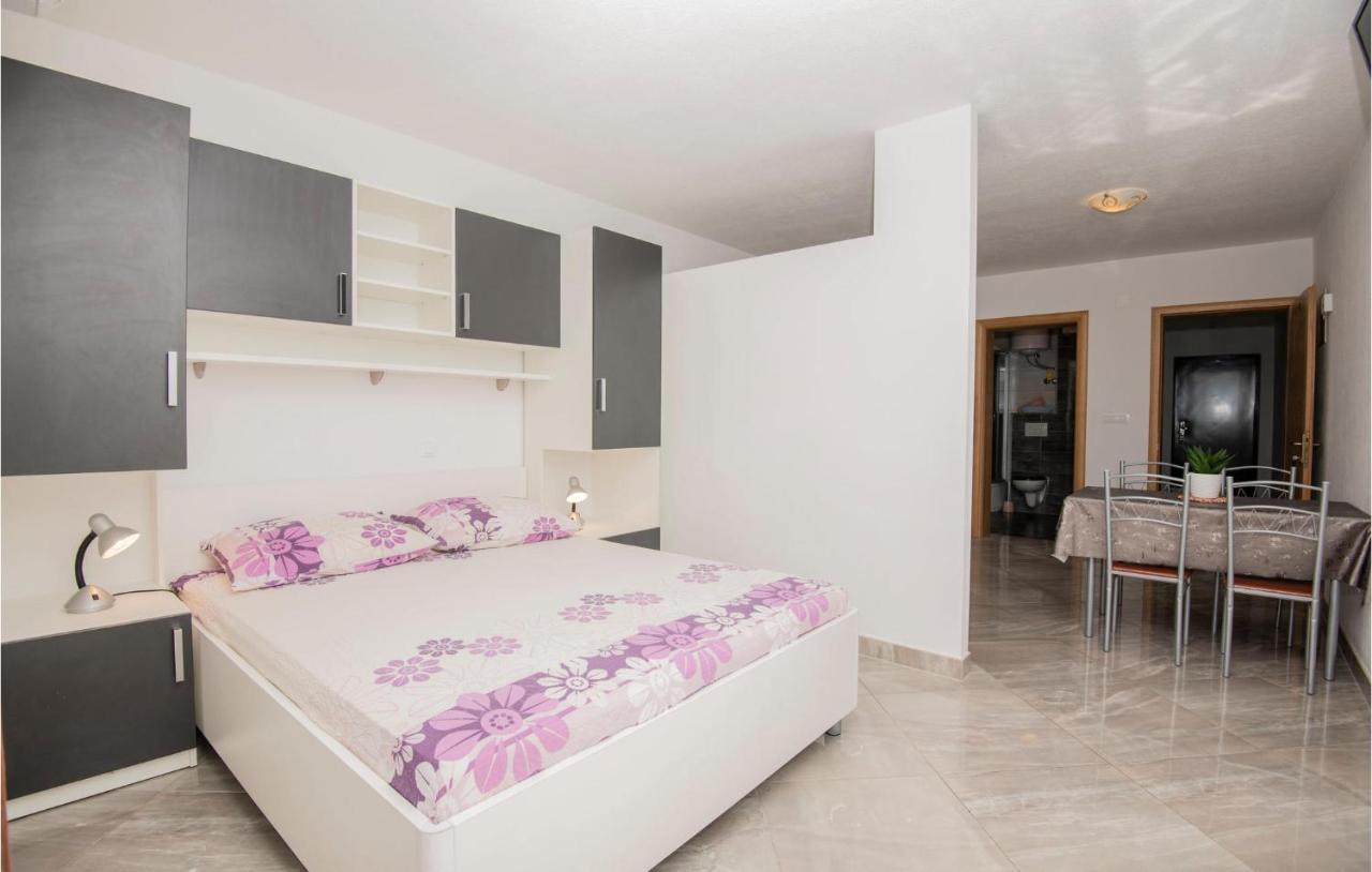Beautiful Apartment In Krvavica With Kitchen ภายนอก รูปภาพ