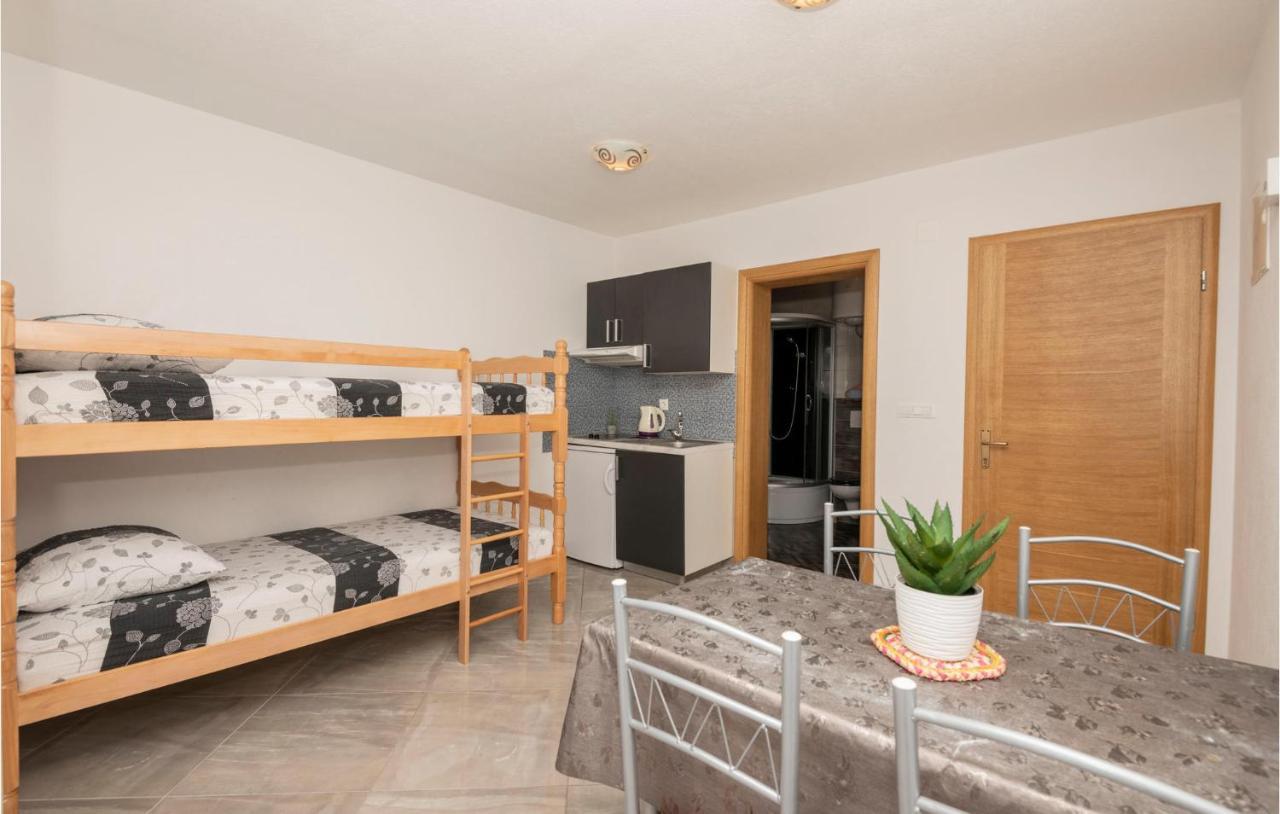 Beautiful Apartment In Krvavica With Kitchen ภายนอก รูปภาพ